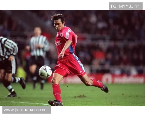 足球明星的心路历程与赛场背后的真实感受与体会分享